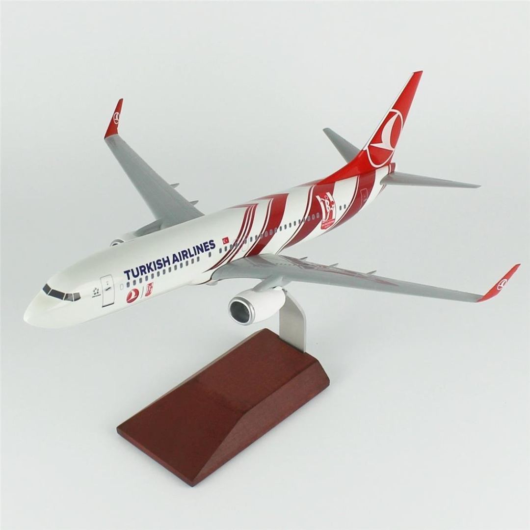 1/100 Ölçek, THY Balıkesir Spor Logolu B737-800 Yolcu Uçağı, Sergilemeye Hazır Ahşap Standlı Model