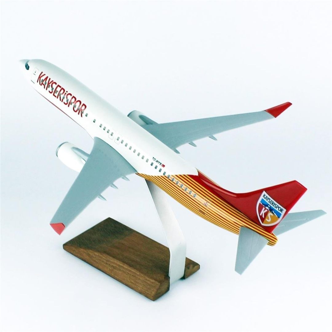 1/100 Ölçek, THY Kayseri Spor Logolu B737-800 Yolcu Uçağı, Sergilemeye Hazır Ahşap Standlı Model