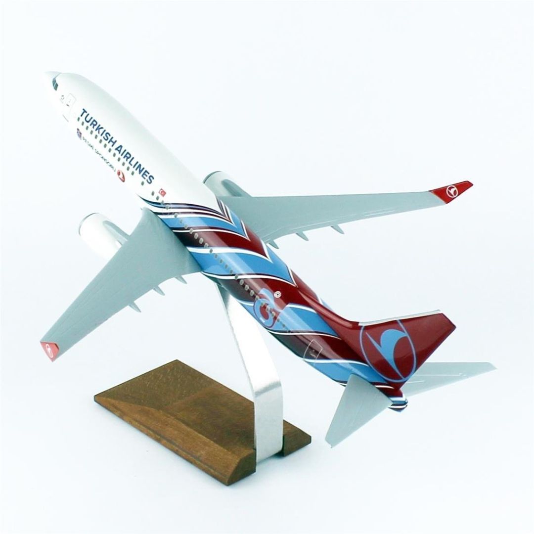 1/100 Ölçek, THY Trabzon Spor Logolu B737-800 Yolcu Uçağı, Sergilemeye Hazır Ahşap Standlı Model