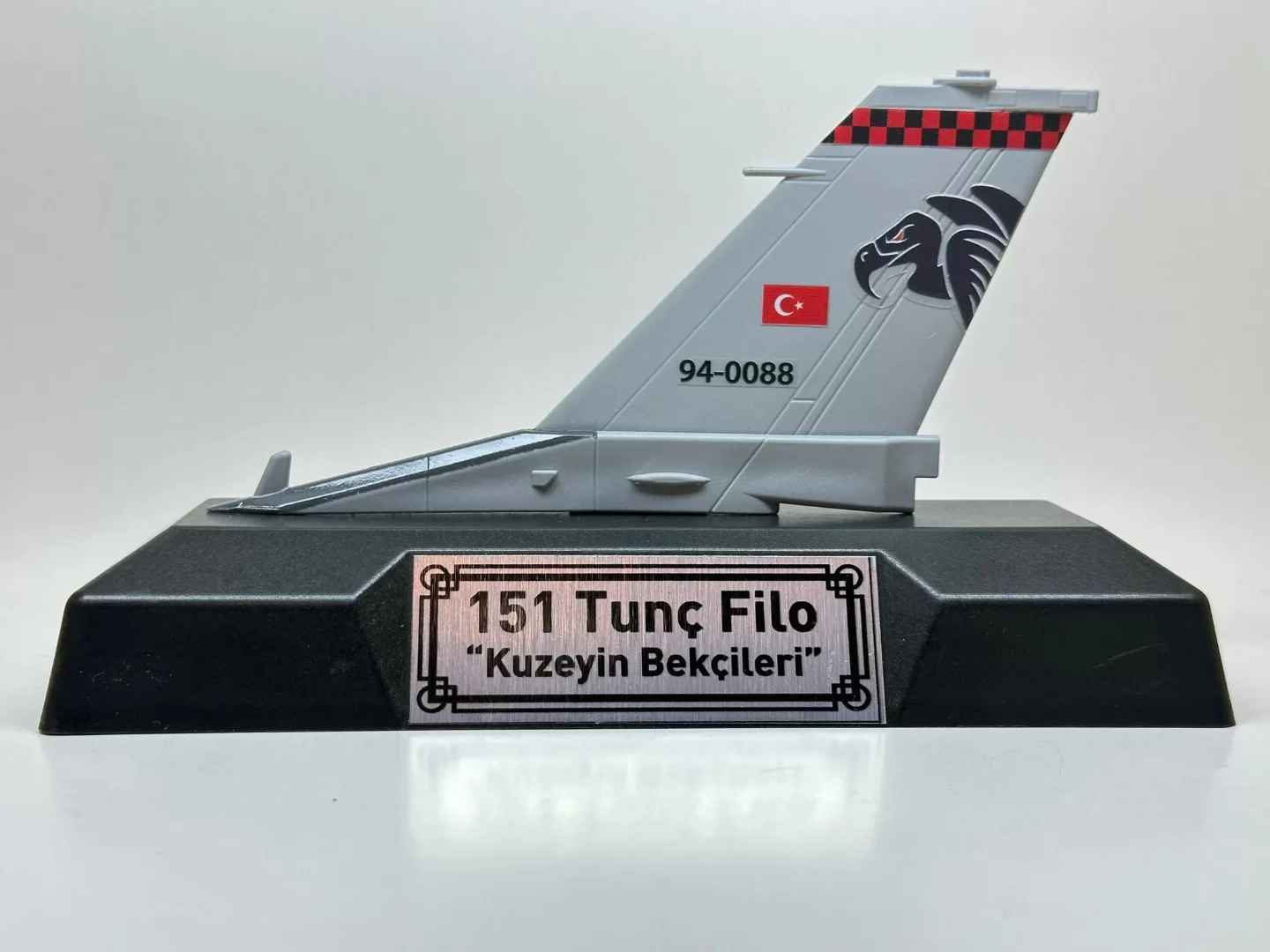Türk Hava Kuvvetleri  151. Tunc Filo - Kuzeyin Bekçileri - F-16 Arka Dikme (Rudder) Kuyruk numarası 94-0088