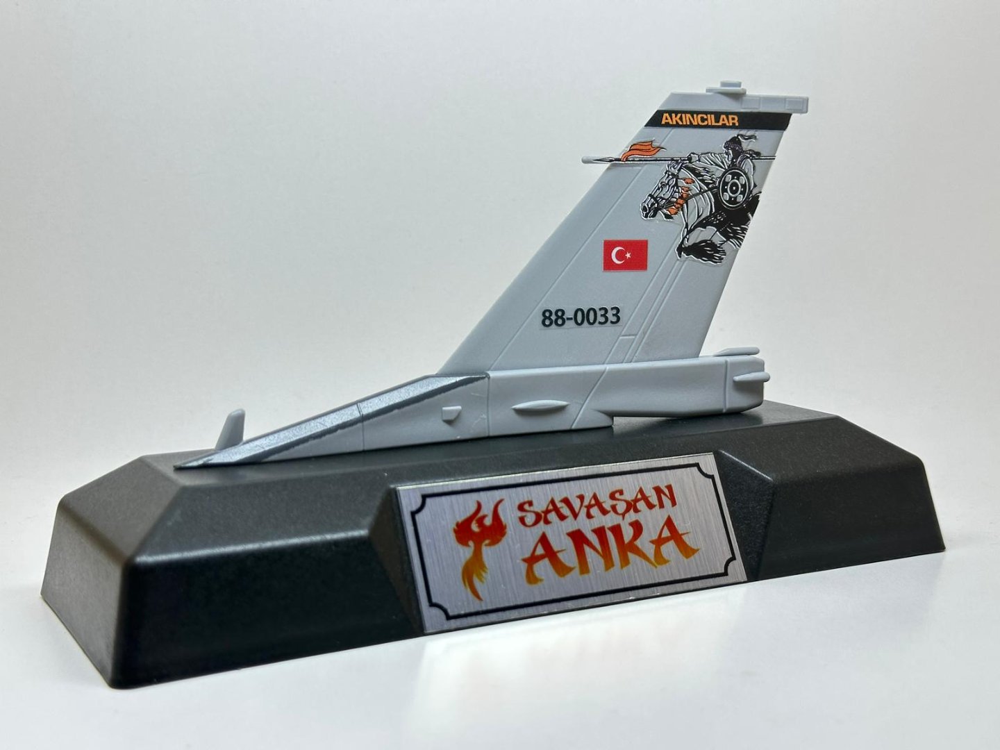 Türk Hava Kuvvetleri Akıncılar "Savaşan Anka" F-16 Rudder Modeli (Kaideli) Montajlı