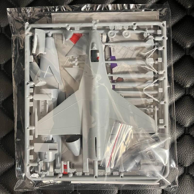 F-16A Fighting Falcon – 1/72 Ölçek Hollanda Kraliyet Hava Kuvvetleri Model KitiPM-309