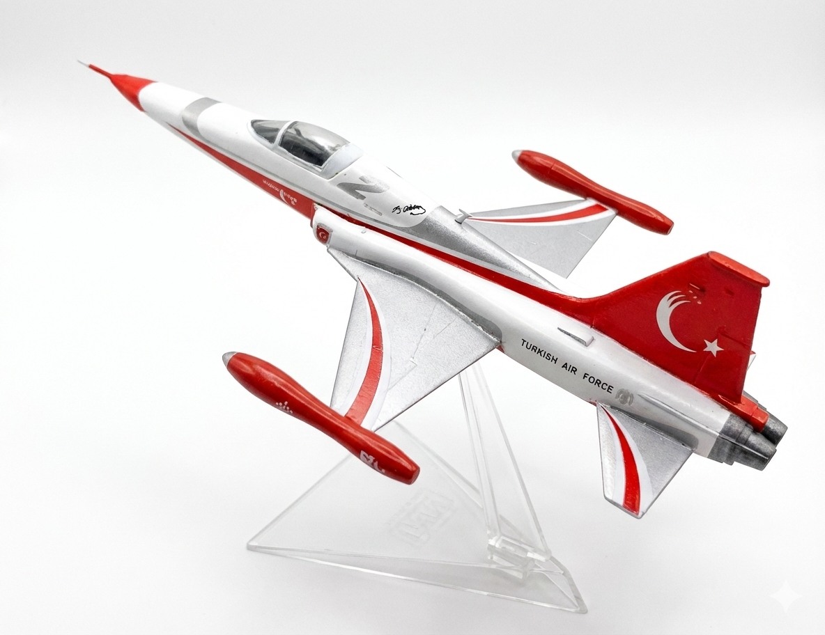 Northrop NF-5A 2000 Freedom Fighter 1/72 PM Model Türk Yıldızları Maket Uçak Kiti (PM-221)