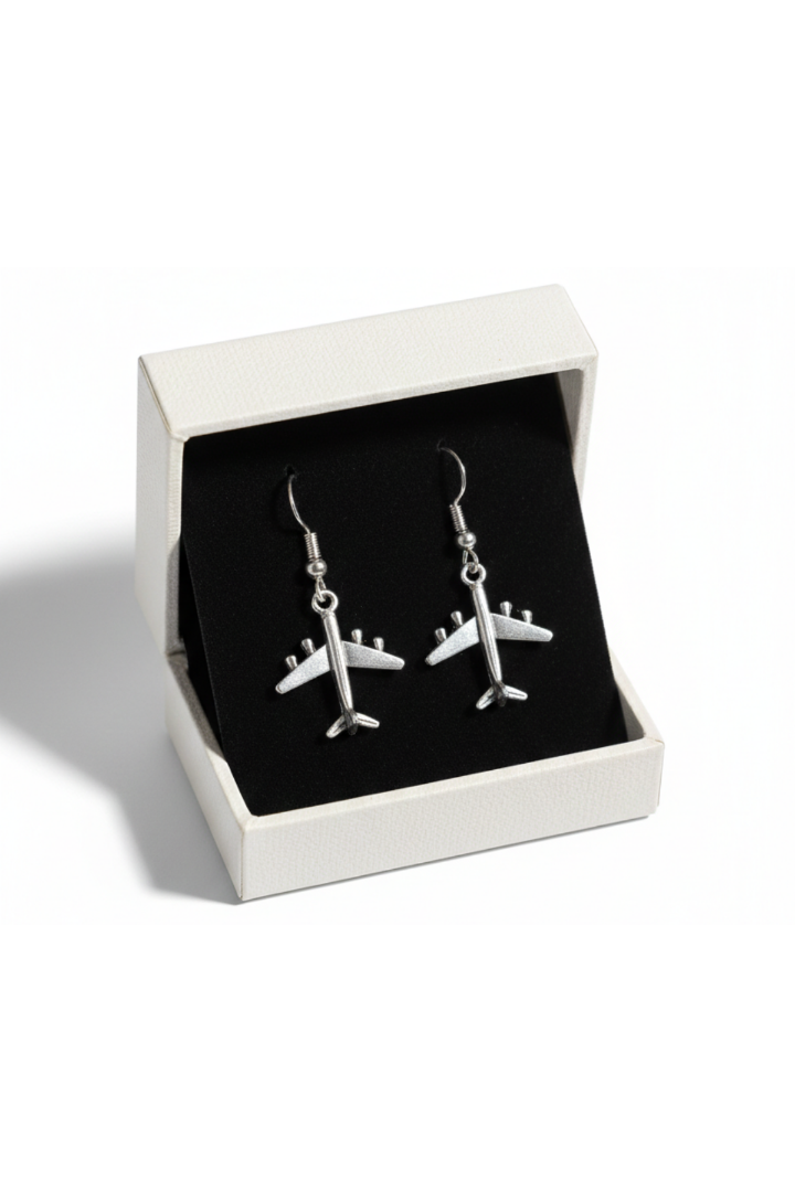 Uçak Figürlü Gümüş Renk Sallantılı Kadın Küpe