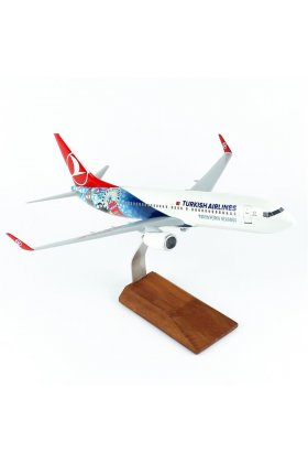 1/100 Ölçek, THY London Logolu B737-800 Yolcu Uçağı, Sergilemeye Hazır Ahşap Standlı Model